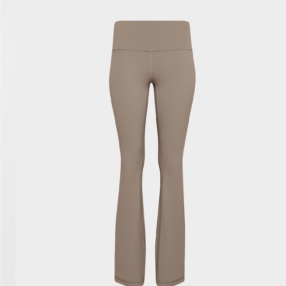 Aritzia Pants - BUTTER Cheeky Hi-Rise Flare 32" Legging